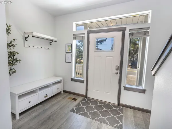 $924,500 | 33495 Cape Kiwanda Drive, Pacific City, OR 97135