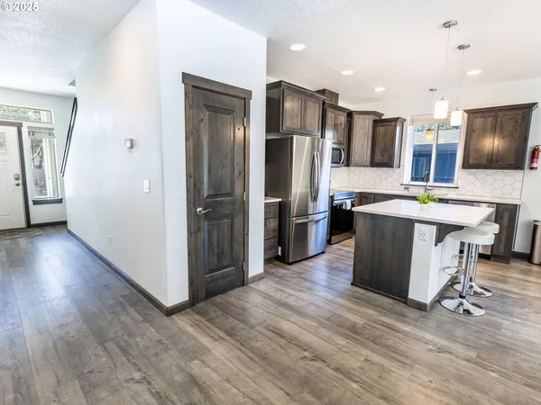 $924,500 | 33495 Cape Kiwanda Drive, Pacific City, OR 97135