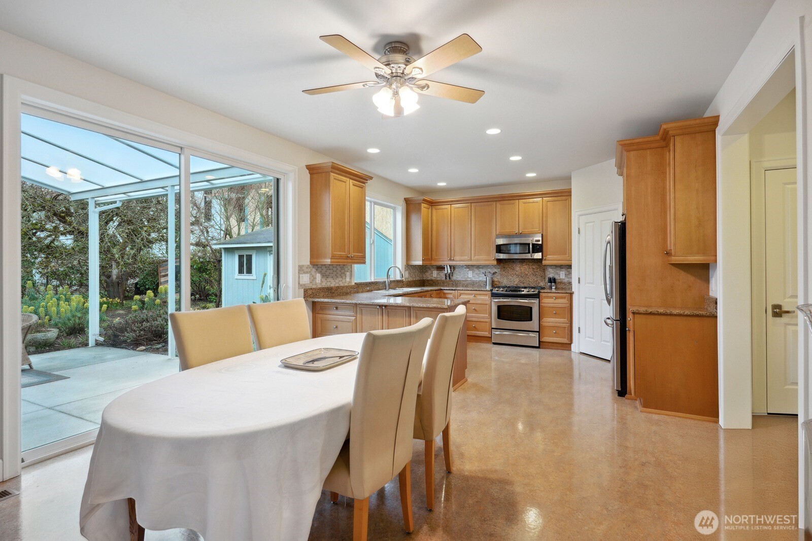 1216 Monroe Avenue Northeast Renton, WA 98056 - Photo 14 of 38 Gallery Image 14