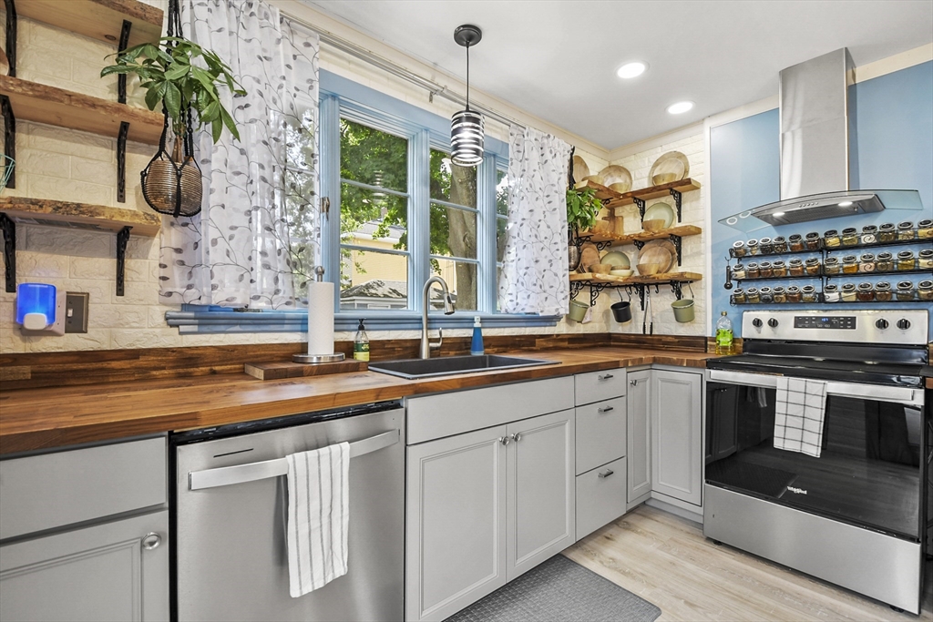 209 Rathgar Street Fall River, MA 02720 - Photo 11 of 41 Gallery Image 11