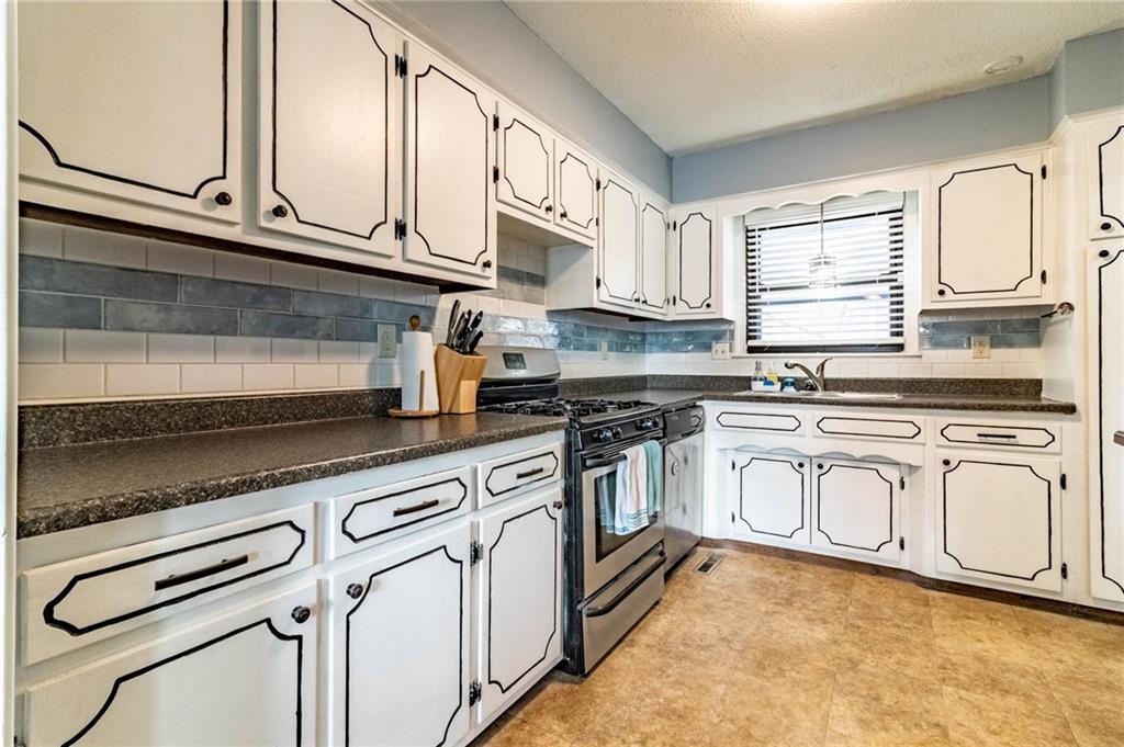 28 Southeast 240th Road Warrensburg, MO 64093 - Photo 20 of 34