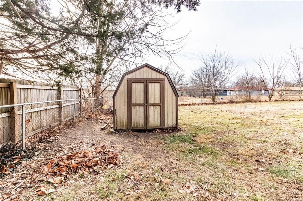 28 Southeast 240th Road Warrensburg, MO 64093 - Photo 5 of 34