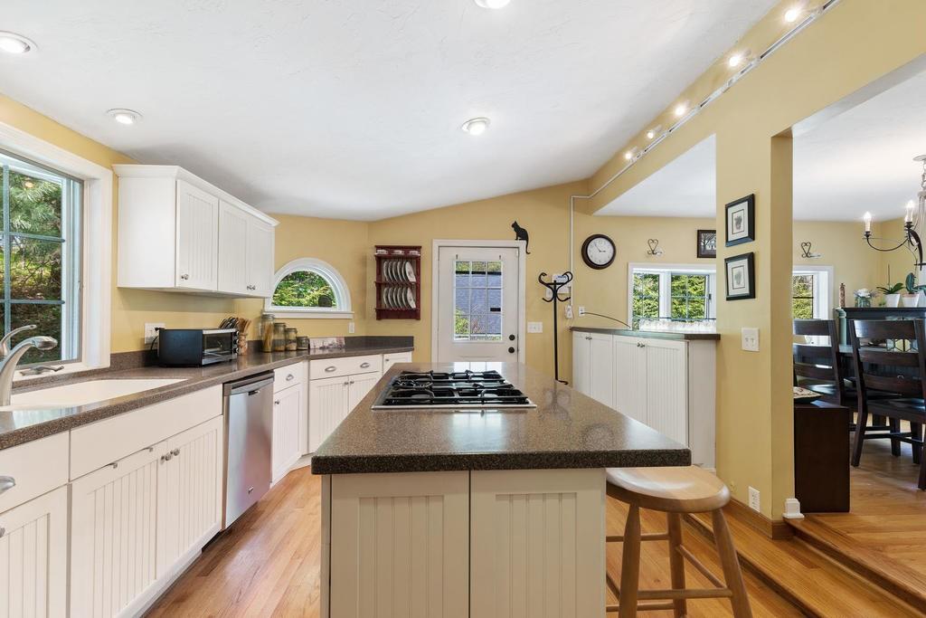 41 Parker Road Framingham, MA 01702 - Photo 12 of 30