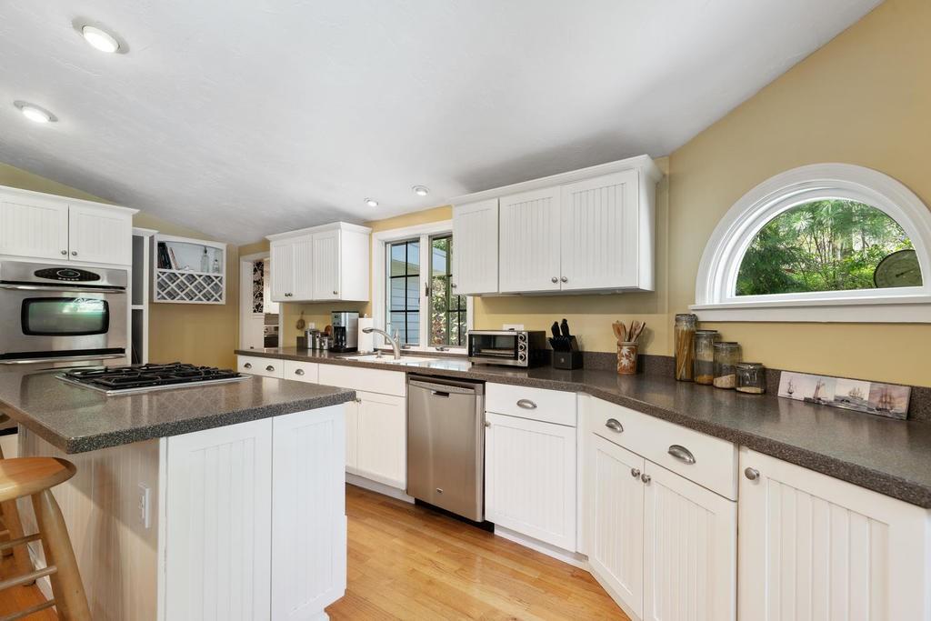 41 Parker Road Framingham, MA 01702 - Photo 13 of 30