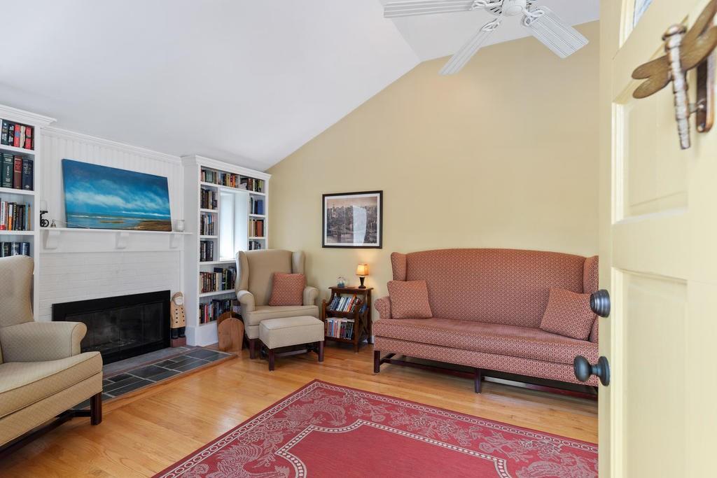 41 Parker Road Framingham, MA 01702 - Photo 4 of 30