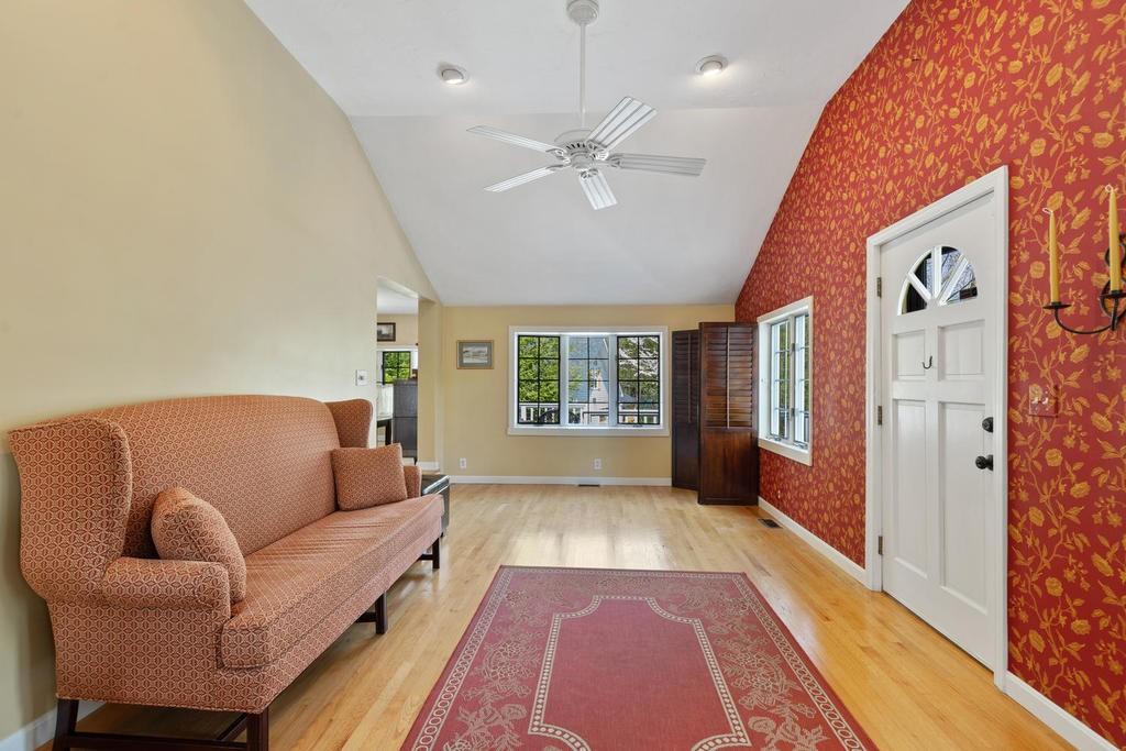 41 Parker Road Framingham, MA 01702 - Photo 5 of 30