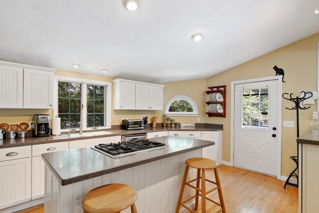 41 Parker Road Framingham, MA 01702 - Photo 10 of 30