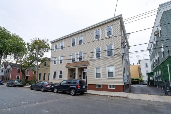 $3,650 | 326 Hurley Street, Unit 1, Cambridge, MA 02141