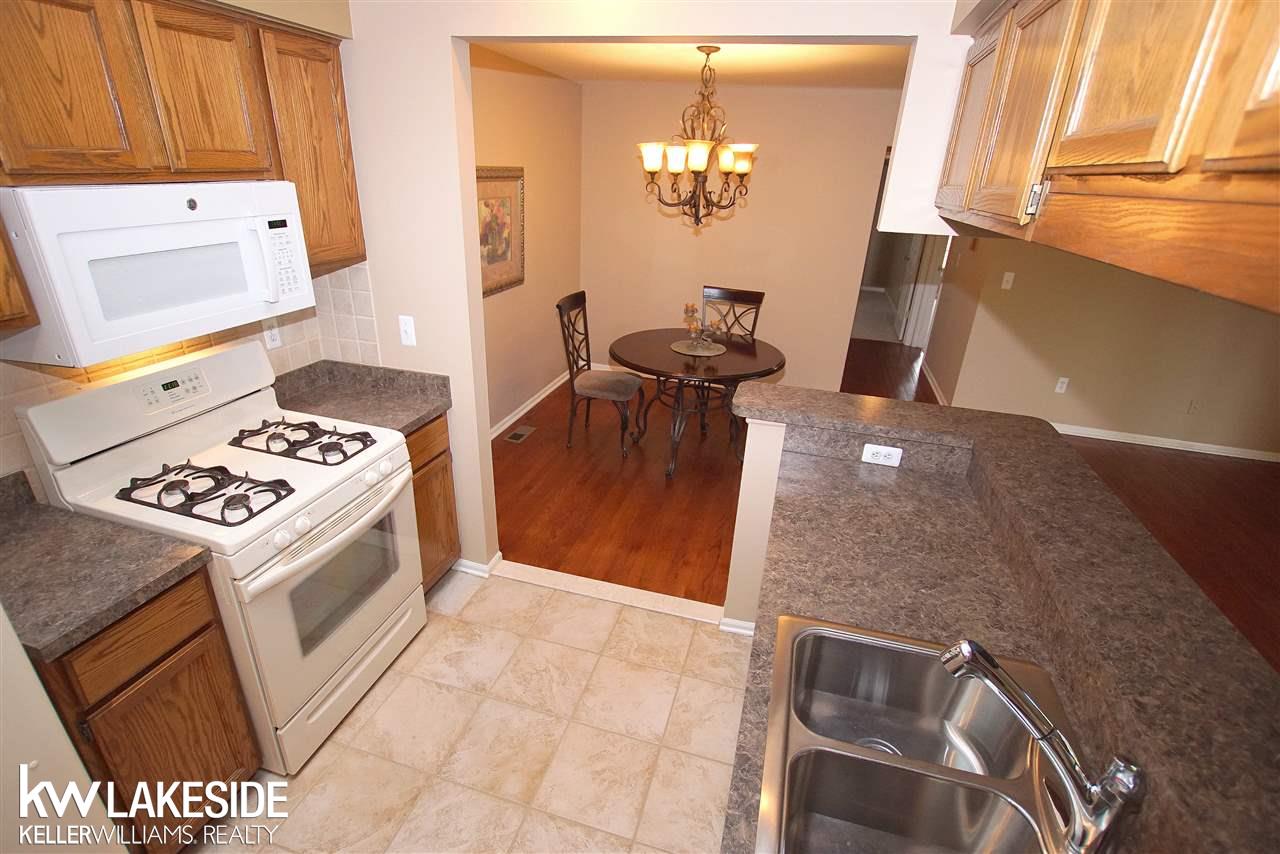 49536 Roxbury Court Utica, MI 48315 - Photo 13 of 20