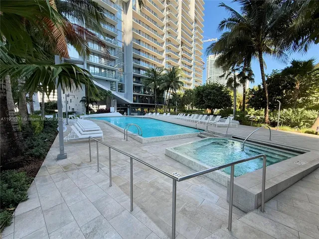 $9,000 | 88 Southwest 7th Street, Unit 806, Miami, FL 33130