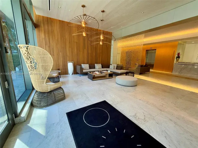 $9,000 | 88 Southwest 7th Street, Unit 806, Miami, FL 33130