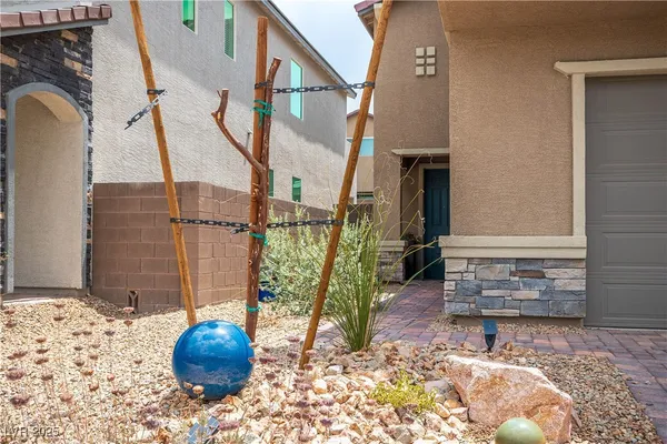 $480,000 | 6839 Greensmen Avenue, Las Vegas, NV 89156