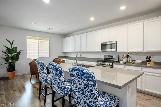 $470,000 | 6839 Greensmen Avenue, Las Vegas, NV 89156