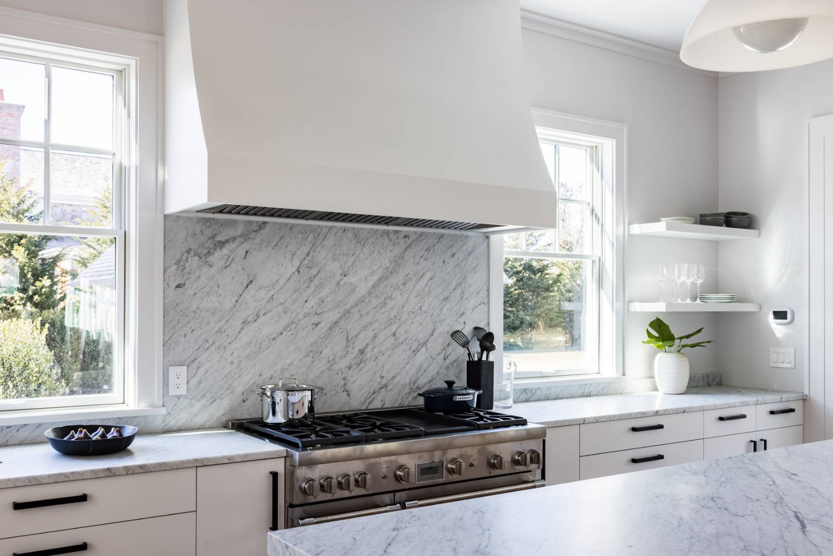 7 Fieldview Lane East Hampton, NY 11937 - Photo 17 of 43 a kitchen with granite countertop a stove and a sink