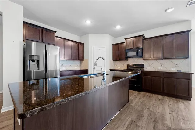 $2,300 | 440 West Lake Drive, Slidell, LA 70461