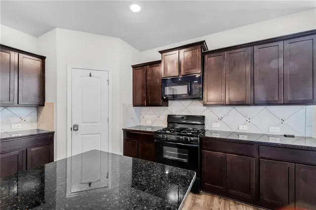 $2,300 | 440 West Lake Drive, Slidell, LA 70461