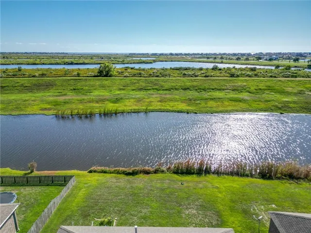 $2,300 | 440 West Lake Drive, Slidell, LA 70461