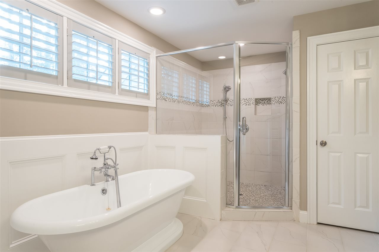 812 Macon Place Raleigh, NC 27609 - Photo 19 of 30 Master Bathroom