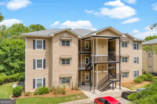 $305,000 | 350 Wood Lake Drive, Unit 33, Athens, GA 30606