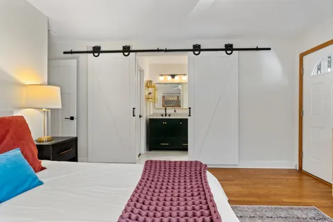 $649,900 | 1050 West Webster Avenue, Unit 1E, Chicago, IL 60614