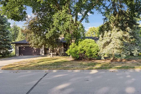 $325,000 | 7041 Georgia Avenue North, Brooklyn Park, MN 55428