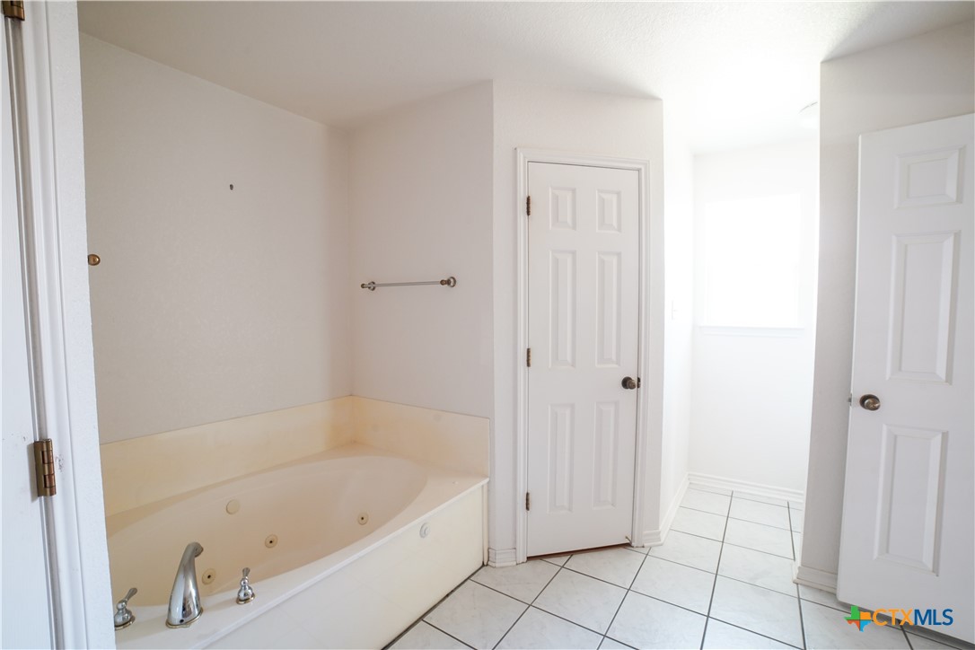 12818 Stonegate Trail Belton, TX 76513 - Photo 16 of 35