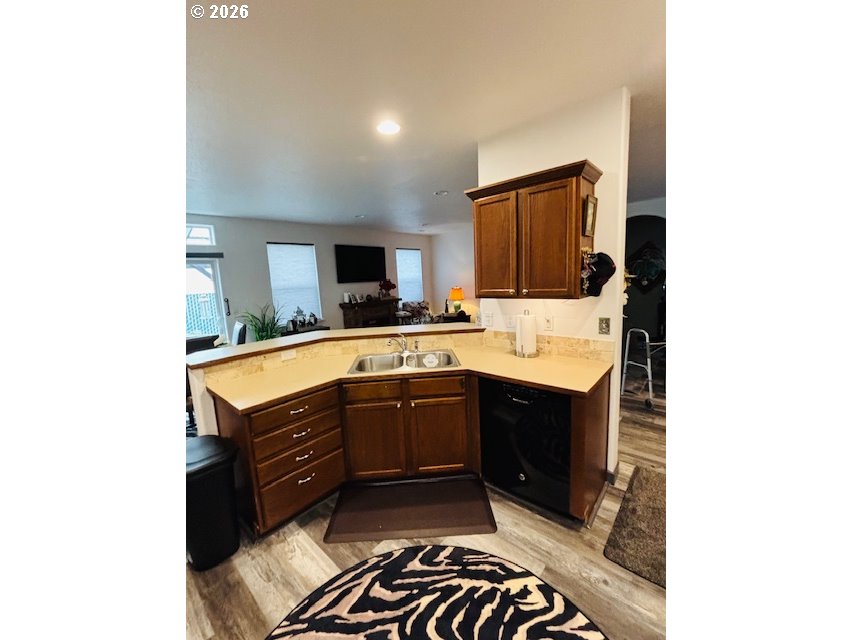 5367 Elk Ridge Drive Eugene, OR 97402 - Photo 25 of 31 a kitchen with a sink stove and microwave