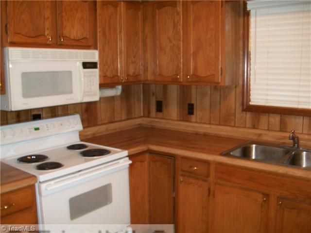 179 Aubrey Merrell Road Mocksville, NC 27028 - Photo 3 of 10 Kitchen.