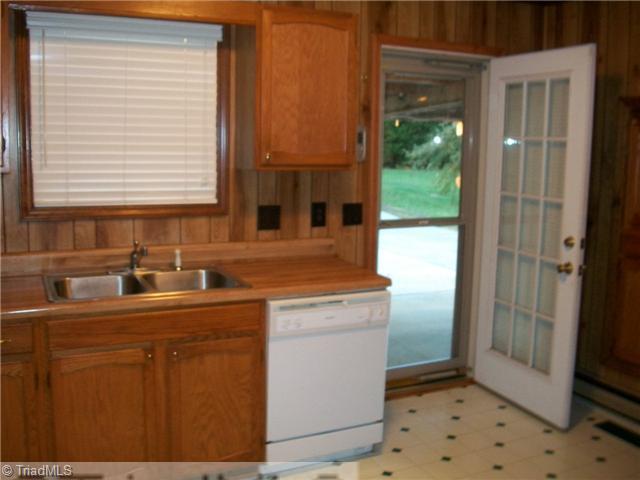 179 Aubrey Merrell Road Mocksville, NC 27028 - Photo 4 of 10 Living Room.