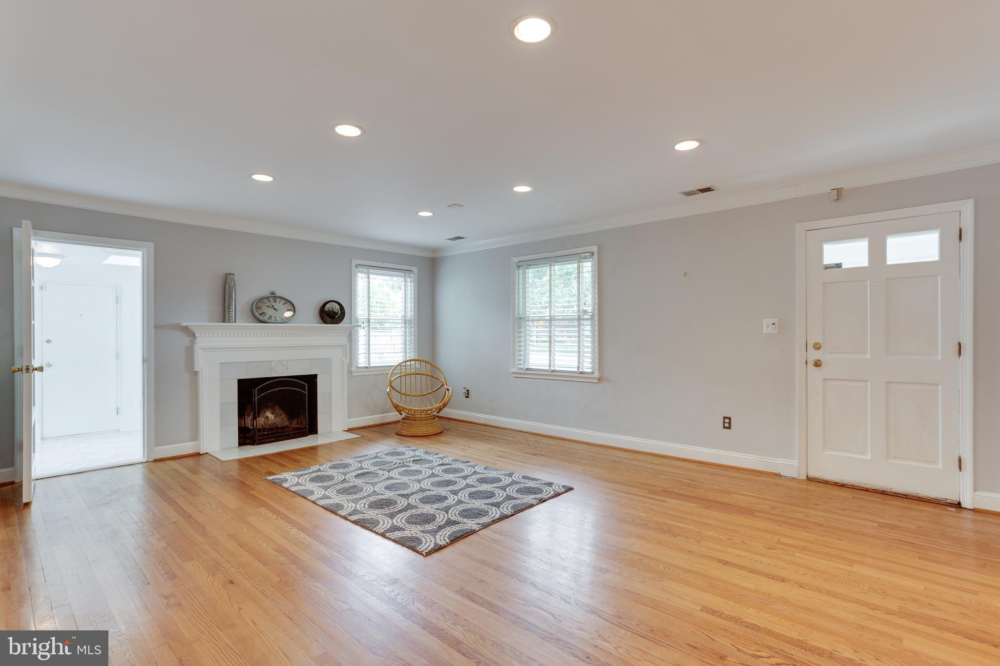 1944 Seminary Road Silver Spring, MD 20910 - Photo 3 of 21