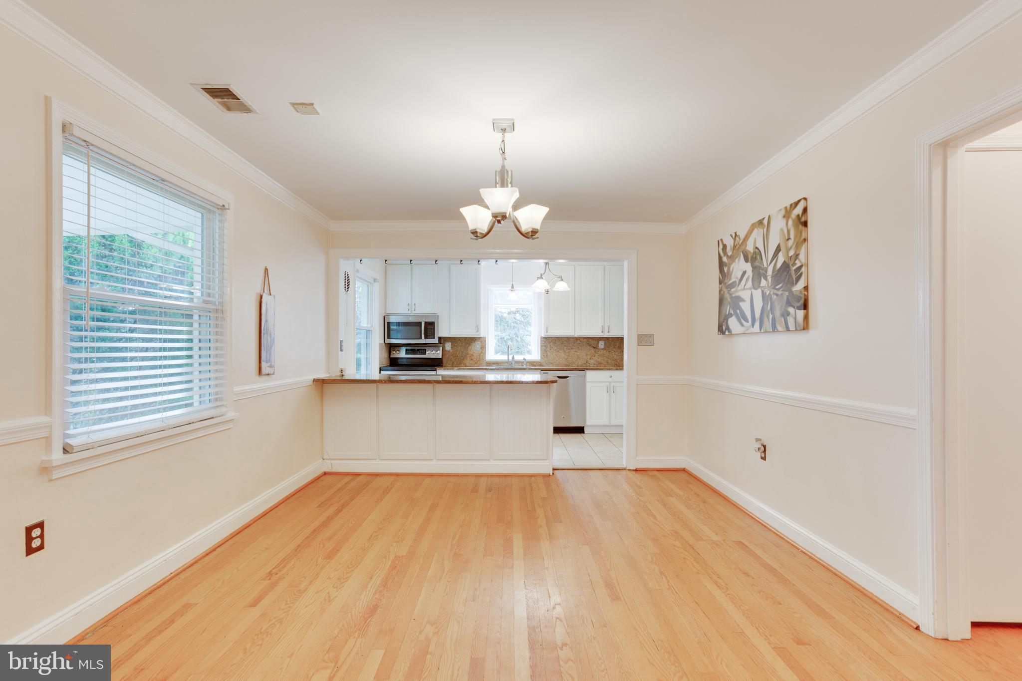 1944 Seminary Road Silver Spring, MD 20910 - Photo 5 of 21