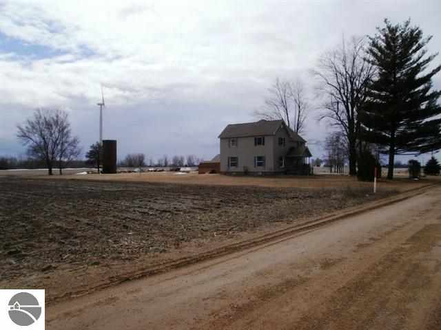 6578 East Jefferson Road Breckenridge, MI 48615 - Photo 4 of 6 1785178-3.JPG