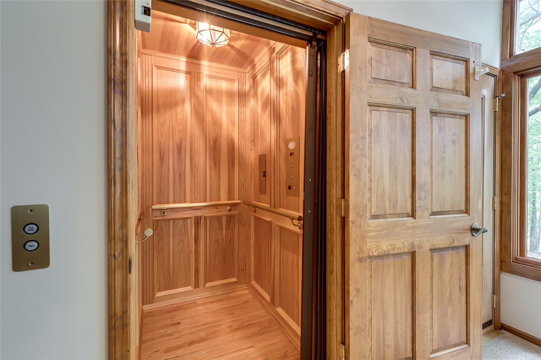 32 Beacon Ridge Circle Salem, SC 29676 - Photo 34 of 42 Elevator For Convenience Between The Lake Level an