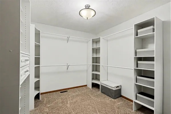 $675,000 | 2828 West F Avenue, Kalamazoo, MI 49009
