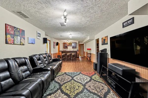 $675,000 | 2828 West F Avenue, Kalamazoo, MI 49009