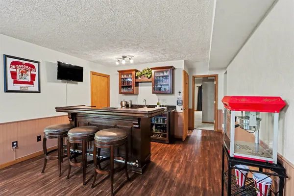 $675,000 | 2828 West F Avenue, Kalamazoo, MI 49009
