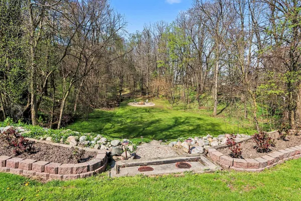 $675,000 | 2828 West F Avenue, Kalamazoo, MI 49009