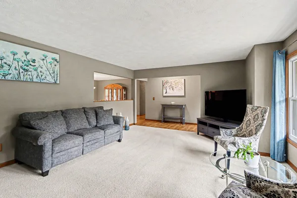 $675,000 | 2828 West F Avenue, Kalamazoo, MI 49009