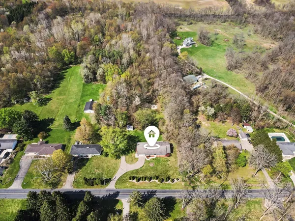 $675,000 | 2828 West F Avenue, Kalamazoo, MI 49009