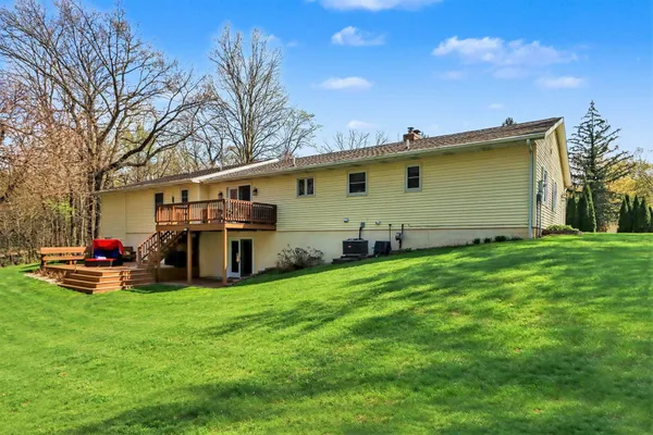 $675,000 | 2828 West F Avenue, Kalamazoo, MI 49009