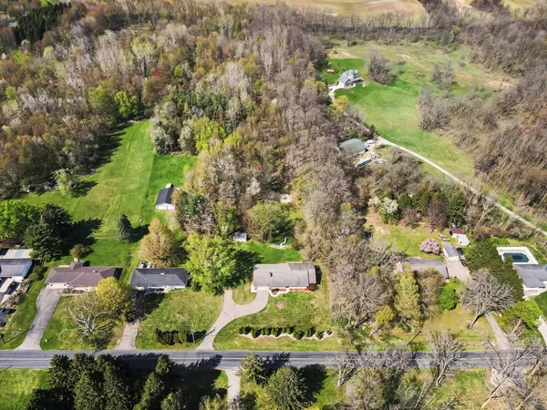 $675,000 | 2828 West F Avenue, Kalamazoo, MI 49009