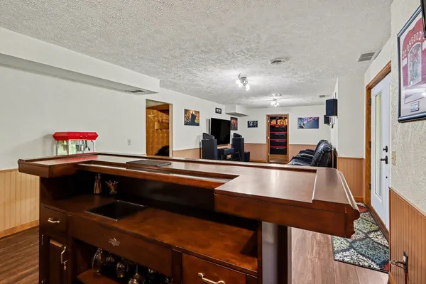 $675,000 | 2828 West F Avenue, Kalamazoo, MI 49009