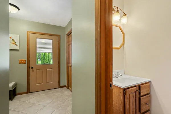 $675,000 | 2828 West F Avenue, Kalamazoo, MI 49009