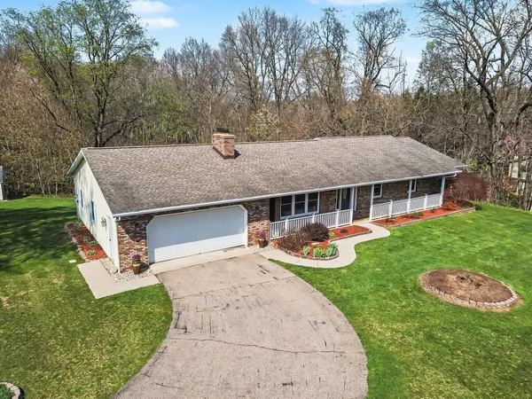 $675,000 | 2828 West F Avenue, Kalamazoo, MI 49009