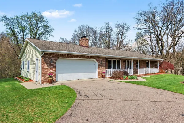 $675,000 | 2828 West F Avenue, Kalamazoo, MI 49009