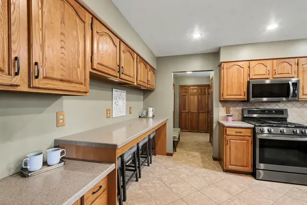 $675,000 | 2828 West F Avenue, Kalamazoo, MI 49009