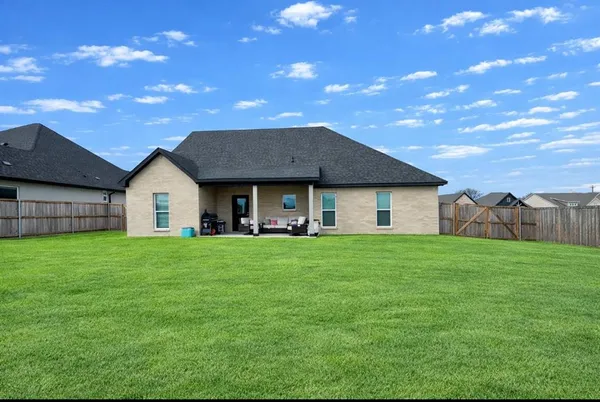$353,000 | 416 Austin Street, Gainesville, TX 76240