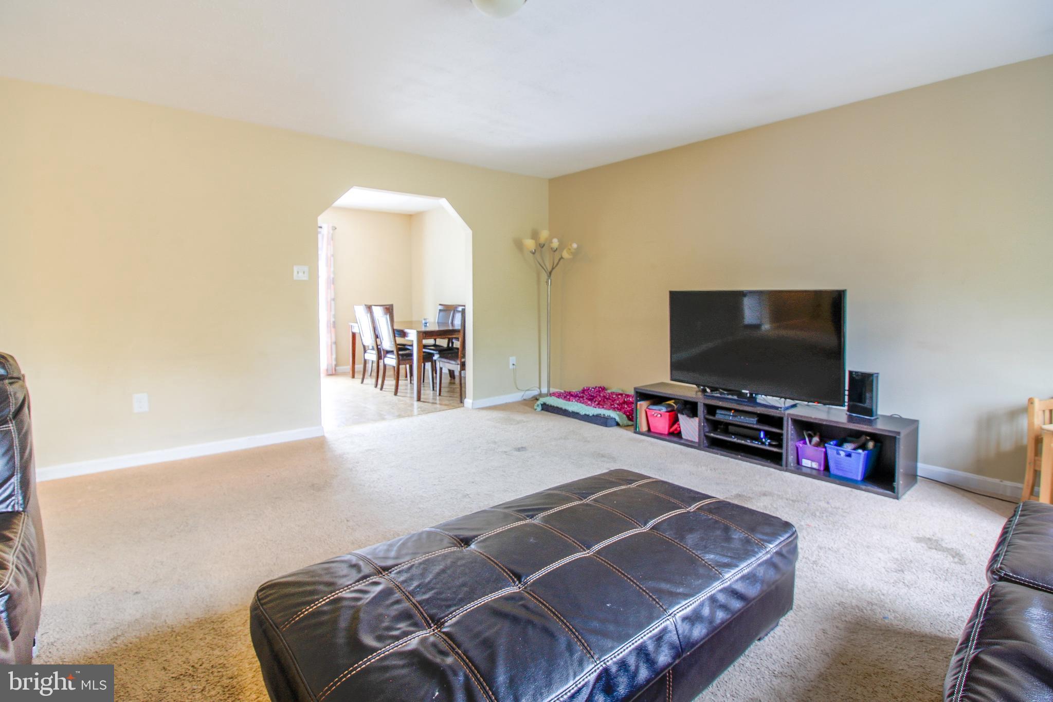 865 Valley Mill Road Winchester, VA 22602 - Photo 2 of 26 Living Room