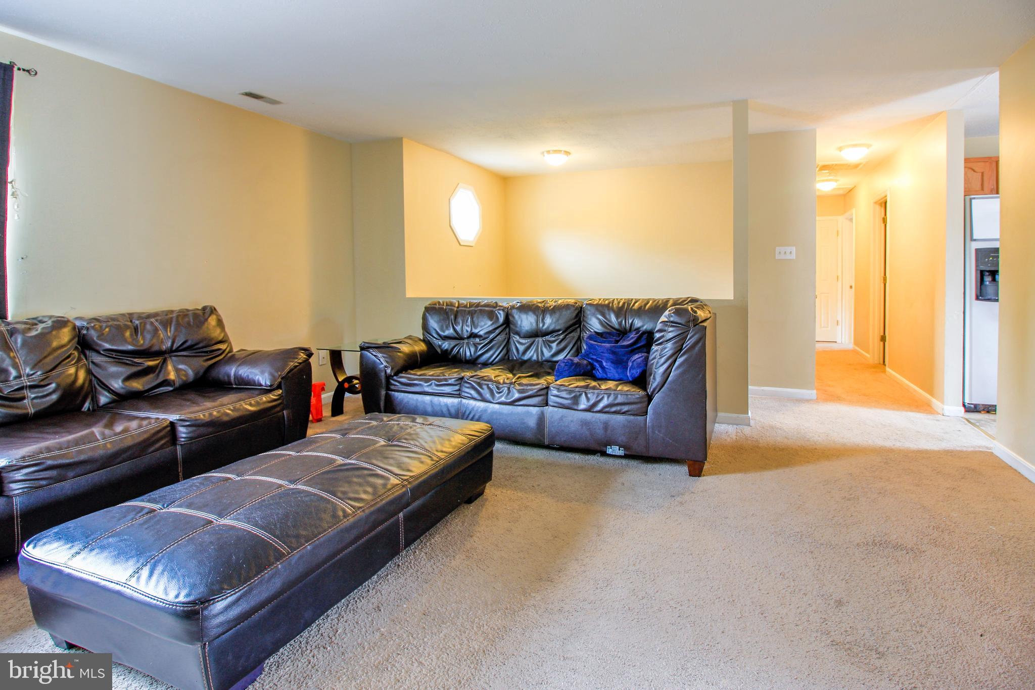 865 Valley Mill Road Winchester, VA 22602 - Photo 3 of 26 Living Room