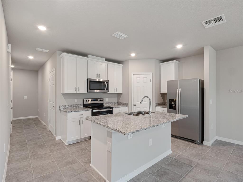 658 Legacy Loop Davenport, FL 33896 - Photo 8 of 26